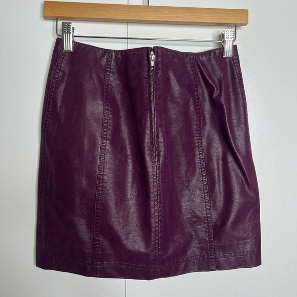 Free People - modern Femme Mini skirt in wine - size 2 - Picture 3 of 8
